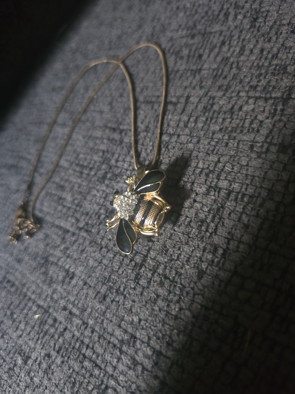 Snap-On Gold Bee Pendant Necklace